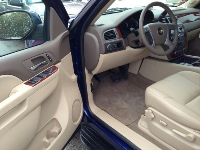 2013 Chevrolet Avalanche EX-L W/dvd/leather