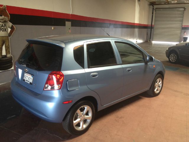 2004 Chevrolet Aveo 3.0L LTD Avail