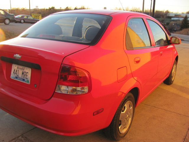 2004 Chevrolet Aveo Base