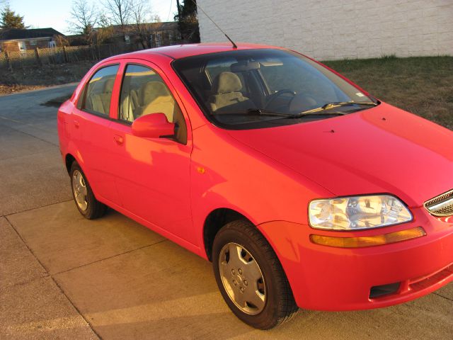 2004 Chevrolet Aveo Base