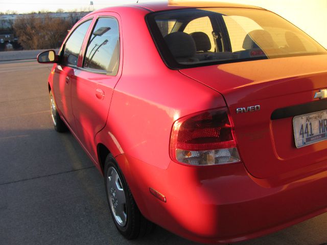 2004 Chevrolet Aveo Base