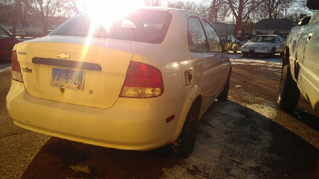 2004 Chevrolet Aveo Base