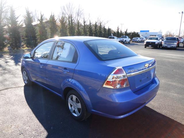 2009 Chevrolet Aveo 4dr Sdn I4 CVT 2.5