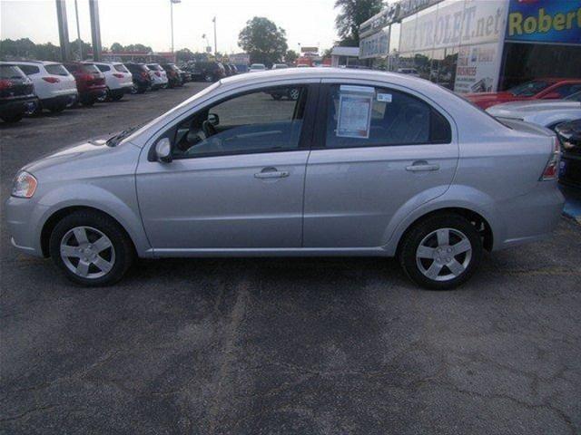 2010 Chevrolet Aveo 4dr Sdn I4 CVT 2.5