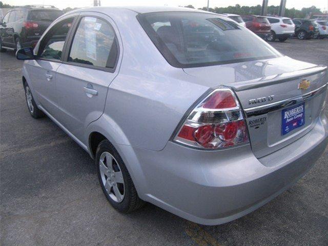 2010 Chevrolet Aveo 4dr Sdn I4 CVT 2.5