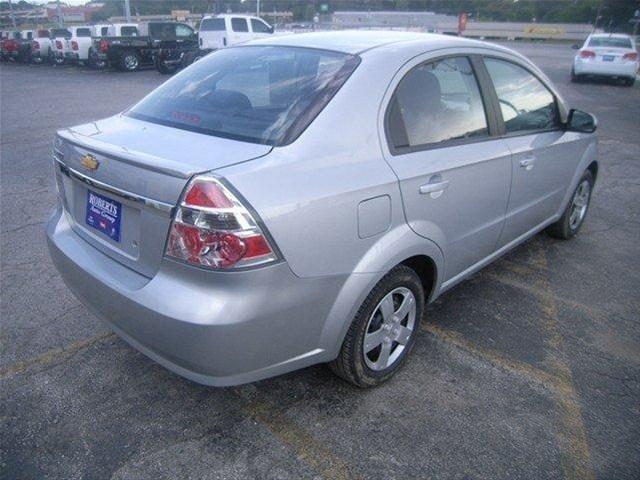 2010 Chevrolet Aveo 4dr Sdn I4 CVT 2.5