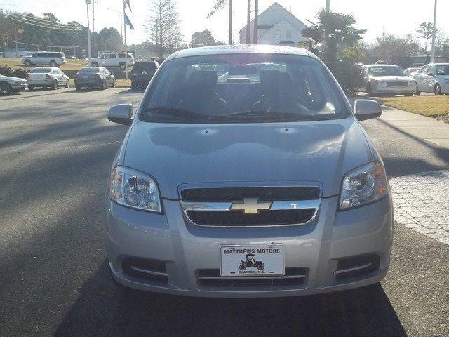 2010 Chevrolet Aveo 4dr Sdn I4 CVT 2.5