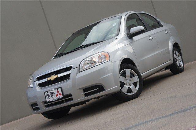 2010 Chevrolet Aveo 4dr Sdn I4 CVT 2.5