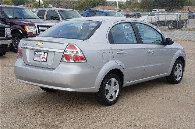 2010 Chevrolet Aveo 4dr Sdn I4 CVT 2.5