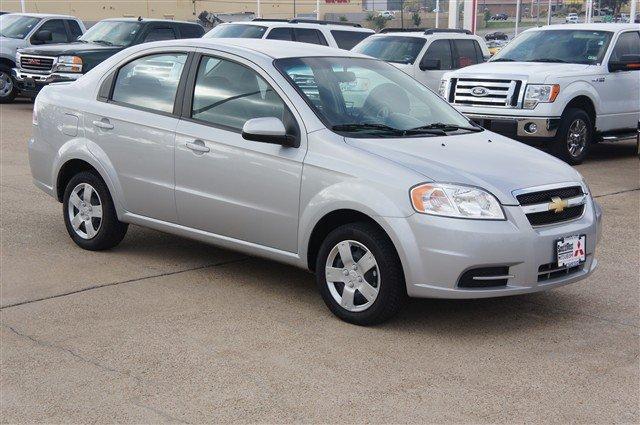 2010 Chevrolet Aveo 4dr Sdn I4 CVT 2.5