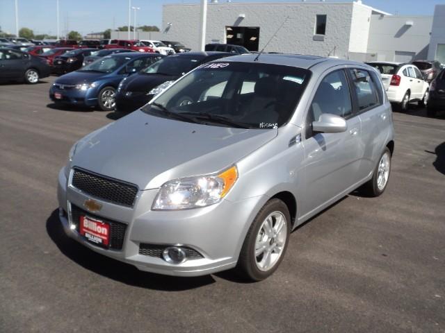 2011 Chevrolet Aveo5 4dr Sdn 3.0L Luxury 4matic AWD