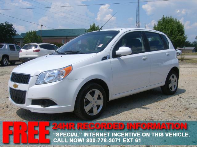 2011 Chevrolet Aveo5 4dr Sdn I4 CVT 2.5