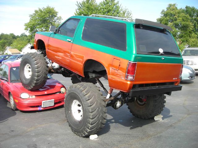 1984 Chevrolet Blazer Ram 3500 Diesel 2-WD