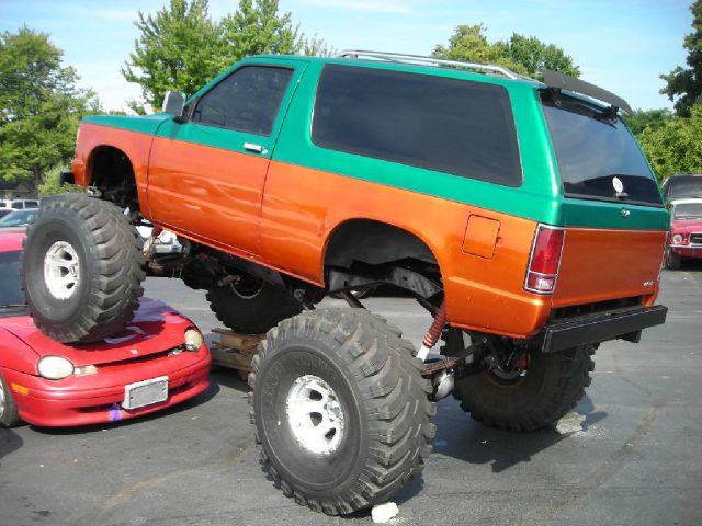 1984 Chevrolet Blazer Ram 3500 Diesel 2-WD