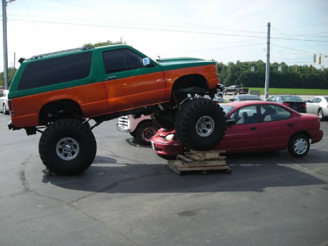 1984 Chevrolet Blazer Ram 3500 Diesel 2-WD