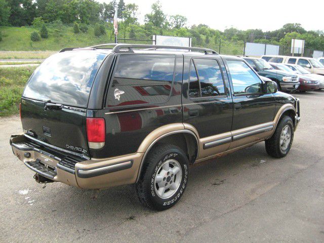 1999 Chevrolet Blazer Camry LE