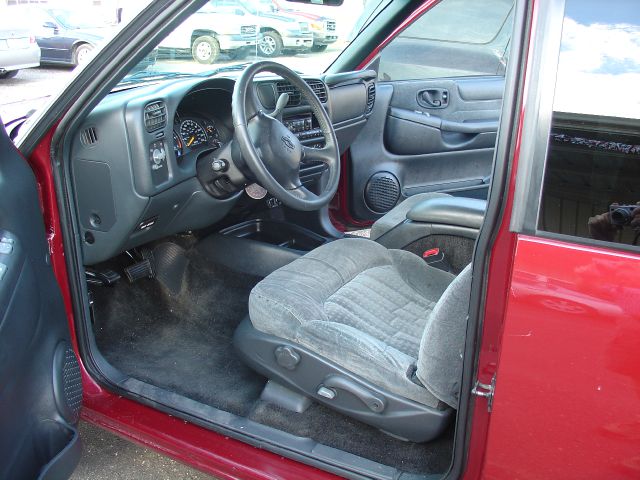 2000 Chevrolet Blazer 2WD QUAD CAB 140.5 ST