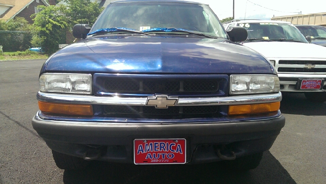 2000 Chevrolet Blazer Camry LE