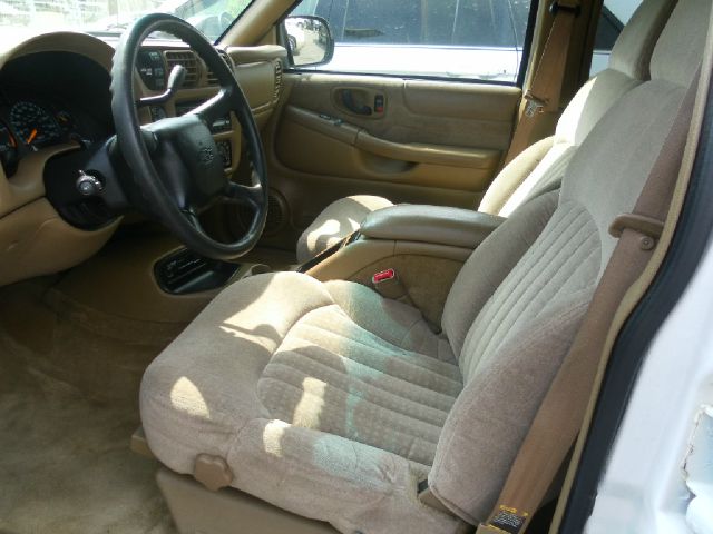 2000 Chevrolet Blazer Camry LE