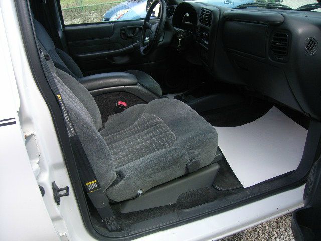 2000 Chevrolet Blazer Camry LE