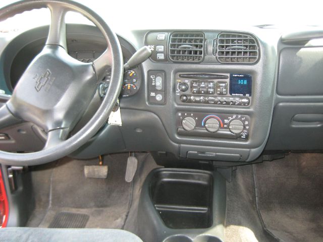 2000 Chevrolet Blazer Camry LE