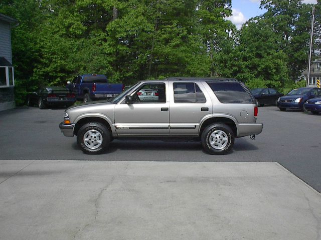 2000 Chevrolet Blazer Camry LE