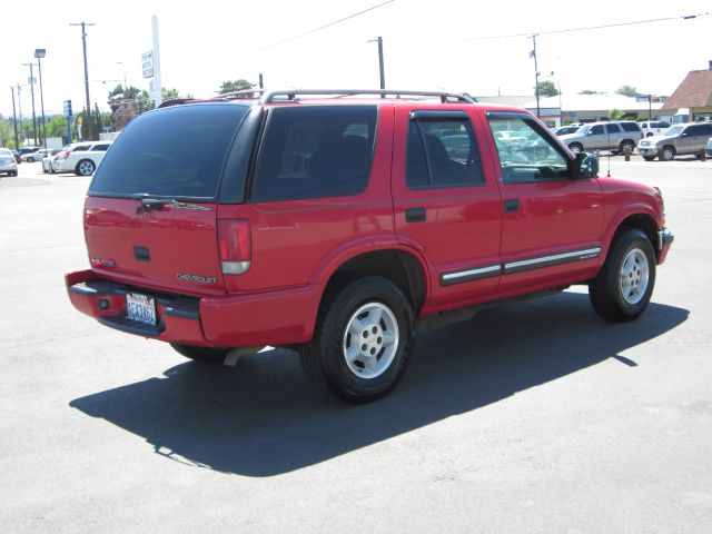 2000 Chevrolet Blazer Camry LE