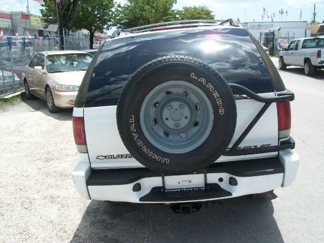 2001 Chevrolet Blazer 2WD QUAD CAB 140.5 ST