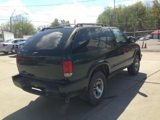 2001 Chevrolet Blazer 2WD QUAD CAB 140.5 ST