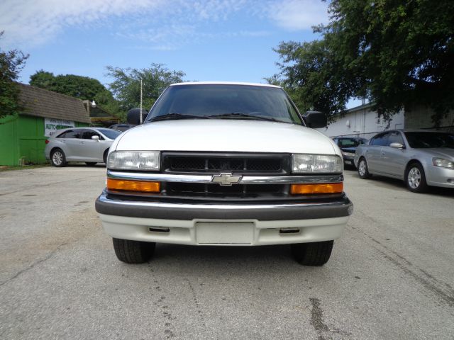 2001 Chevrolet Blazer 2WD QUAD CAB 140.5 ST