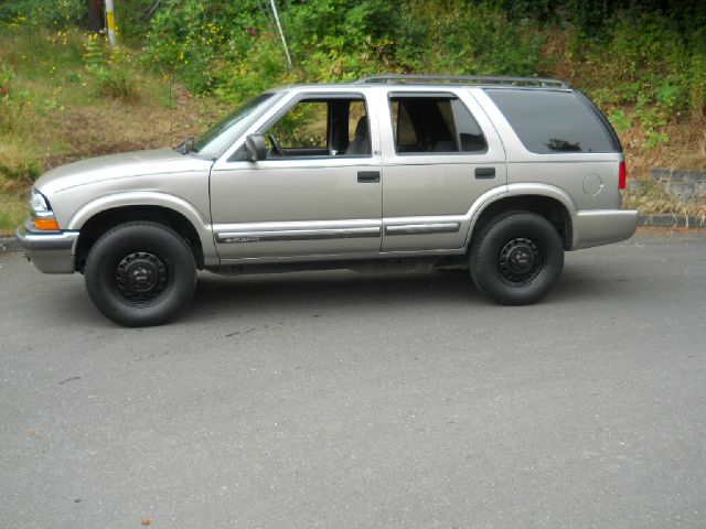 2001 Chevrolet Blazer Camry LE