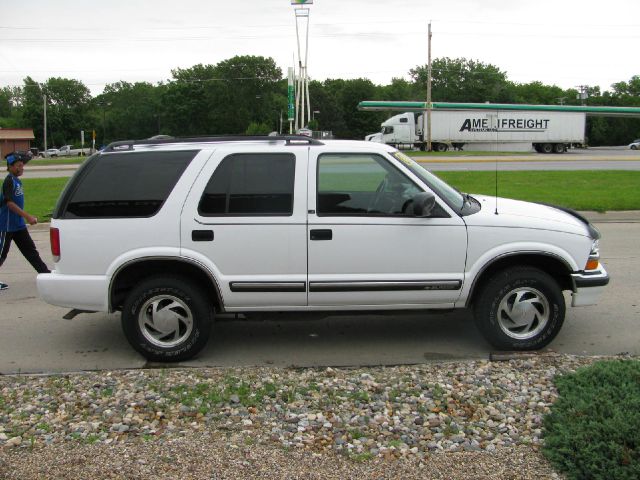 2001 Chevrolet Blazer Camry LE