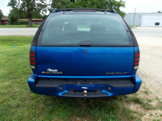 2001 Chevrolet Blazer 2WD QUAD CAB 140.5 ST