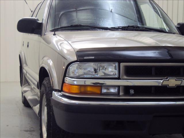 2001 Chevrolet Blazer 2 Dr SC2 Coupe