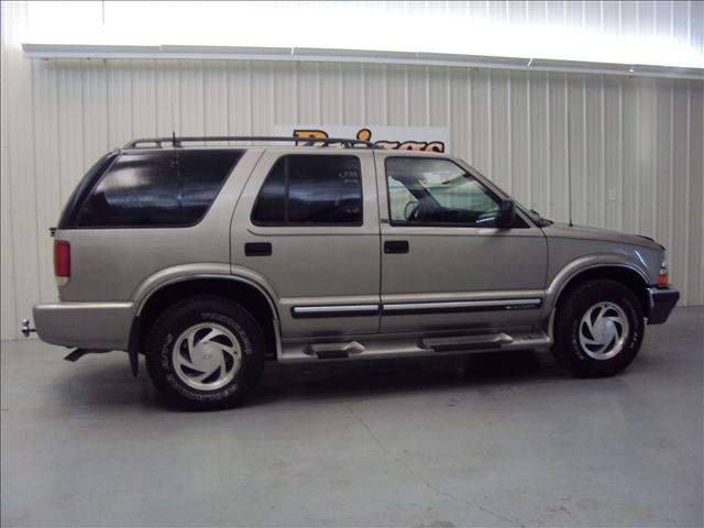 2001 Chevrolet Blazer 2 Dr SC2 Coupe