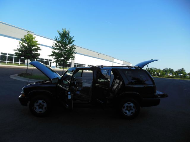 2002 Chevrolet Blazer AWD A SR