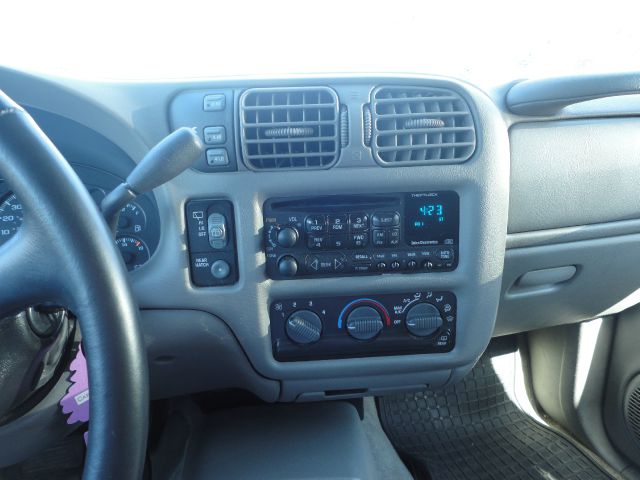 2002 Chevrolet Blazer AWD A SR