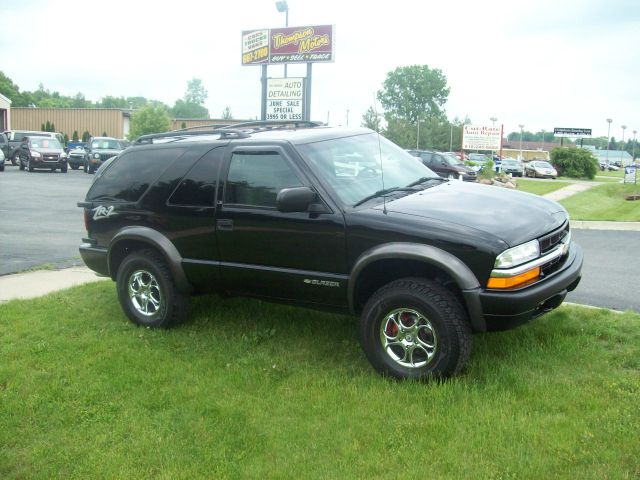 2002 Chevrolet Blazer 4dr Sdn SL Auto Sedan