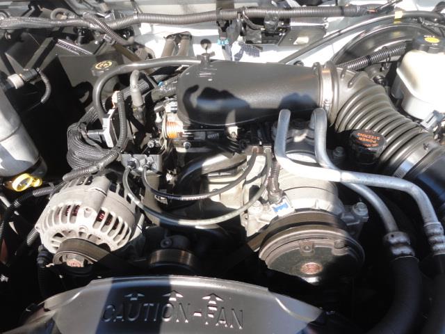 2002 Chevrolet Blazer Base 5 SP