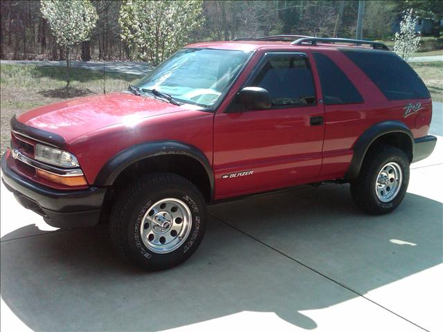 2002 Chevrolet Blazer 4dr Sdn SL Auto Sedan