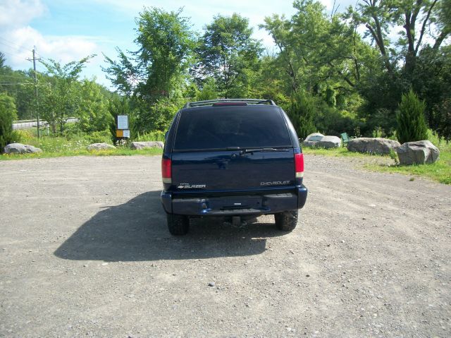 2003 Chevrolet Blazer AWD A SR