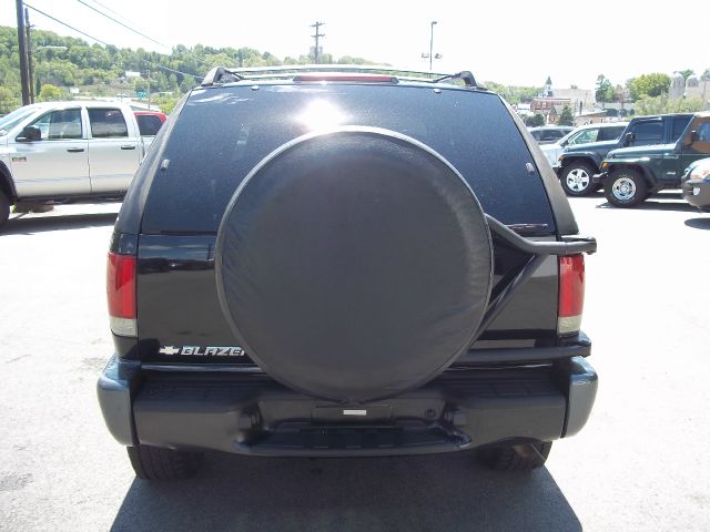 2004 Chevrolet Blazer AWD A SR