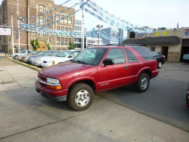 2004 Chevrolet Blazer Ram 3500 Diesel 2-WD