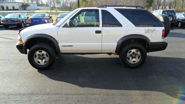 2005 Chevrolet Blazer SE Crew Cab 2WD