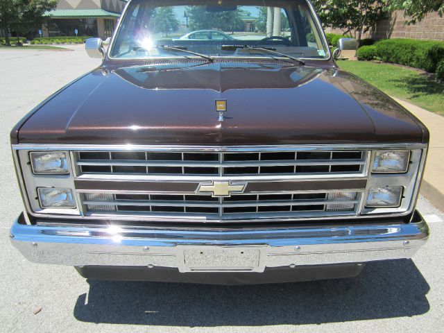 1985 Chevrolet C10 ES 2.4L AUTO