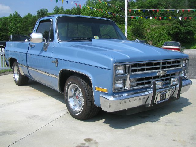 1986 Chevrolet C10 ES 2.4L AUTO