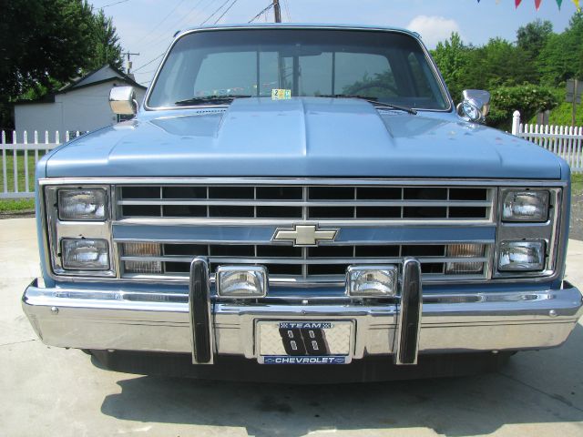 1986 Chevrolet C10 ES 2.4L AUTO