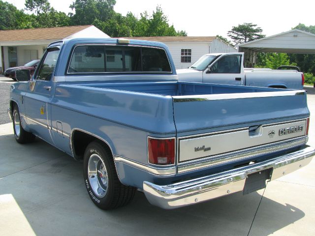 1986 Chevrolet C10 ES 2.4L AUTO