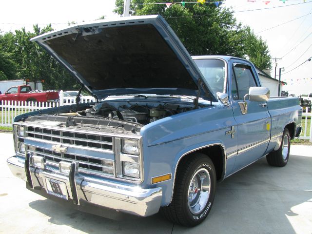 1986 Chevrolet C10 ES 2.4L AUTO