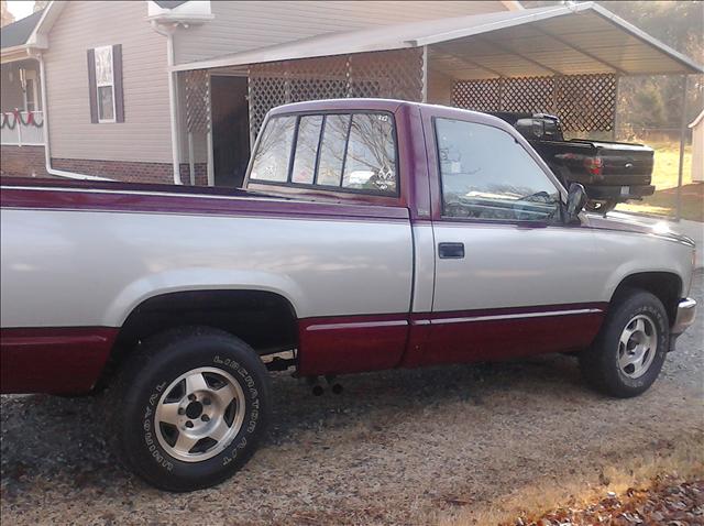 1989 Chevrolet C1500 4WD 4dr Sport